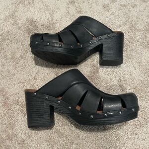 Kork-Ease Black Leather Mules with Stud Accents size 10